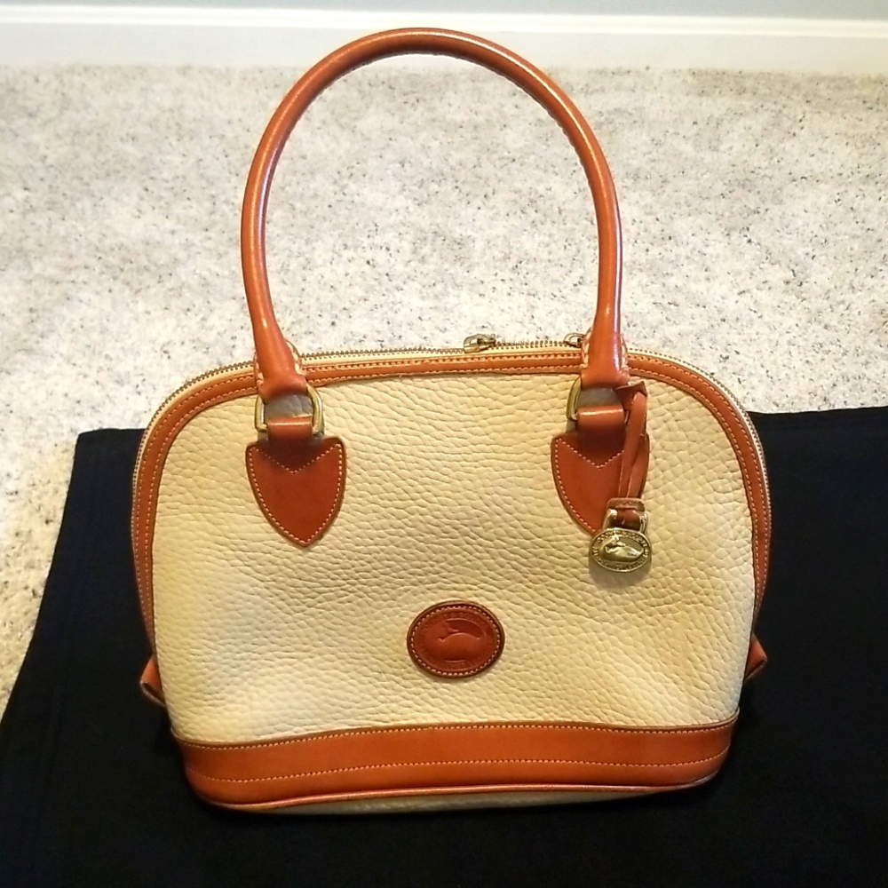 Dooney and Bourke hand bag.